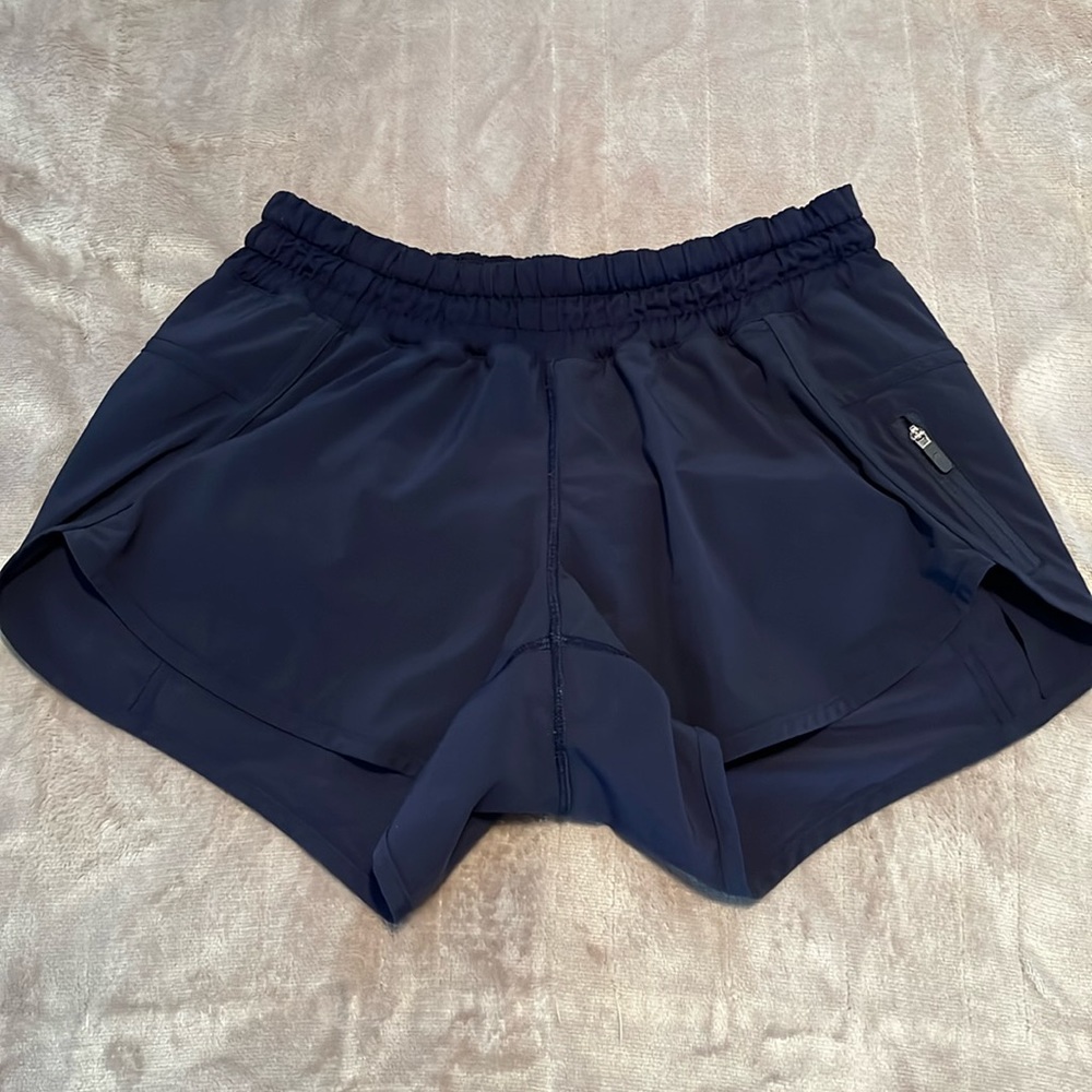 Lululemon Tracker low rise 4in shorts